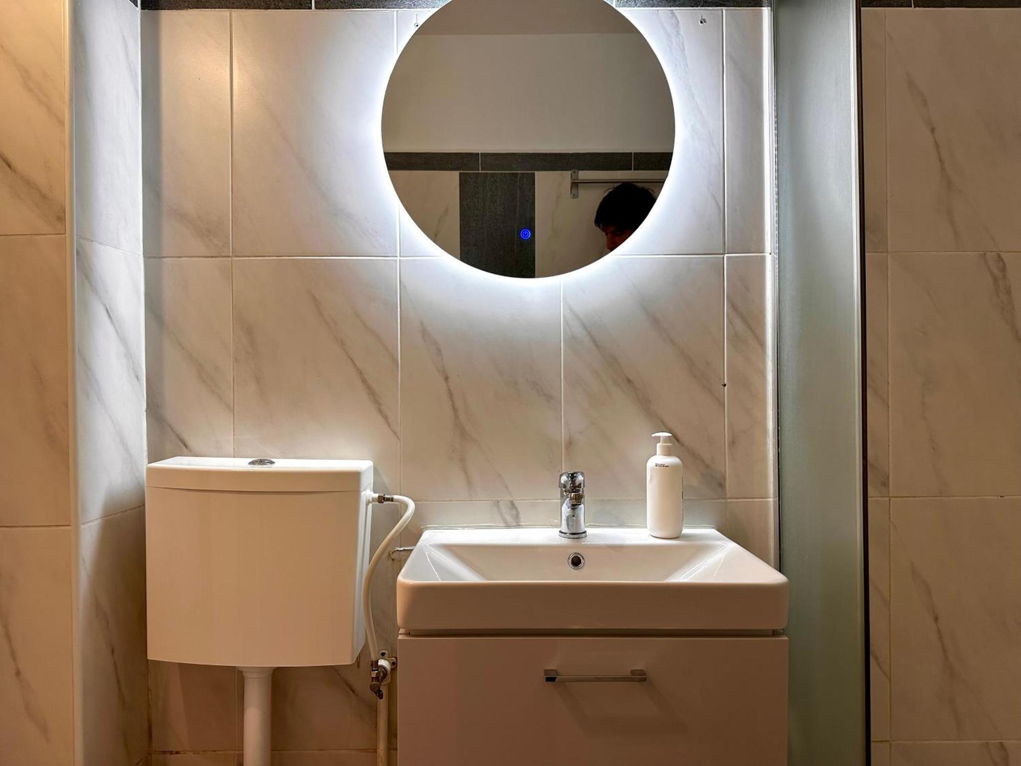 Spacious Zen, Smart Tv, Fully Equipped Kitchen, 70 Mp, Tichete De Vacanta, Late Check-Out Available Boekarest Buitenkant foto
